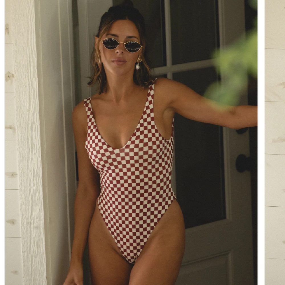 Tan lines Rivi check one piece